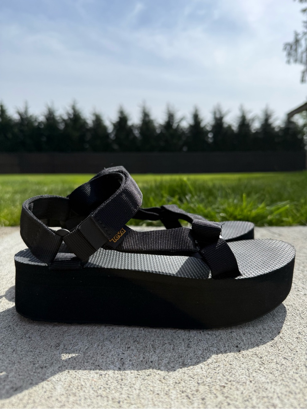 Teva Women's Flatform Universal Sandal Size 7/38